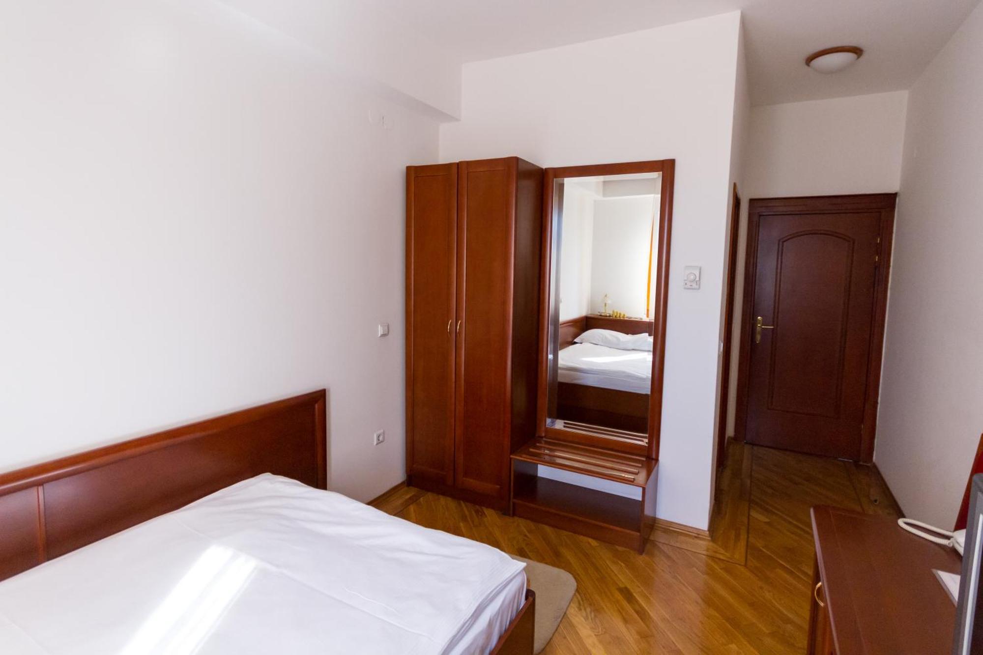 Hotel M3 Donje Mladice Oda fotoğraf